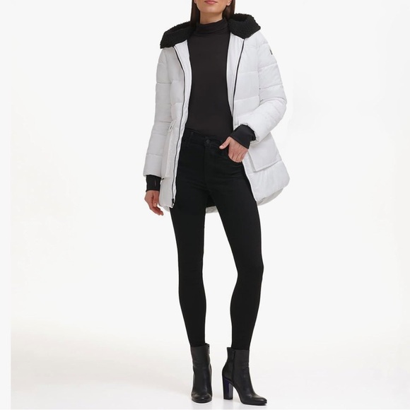 Kennet Cole New York Women’s Winter Puffer Jacket Hooded Colour White/Black - Picture 2 of 13